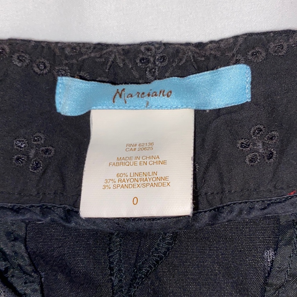 Vintage black Marciano capri pants. Size 0. - Picture 3 of 12